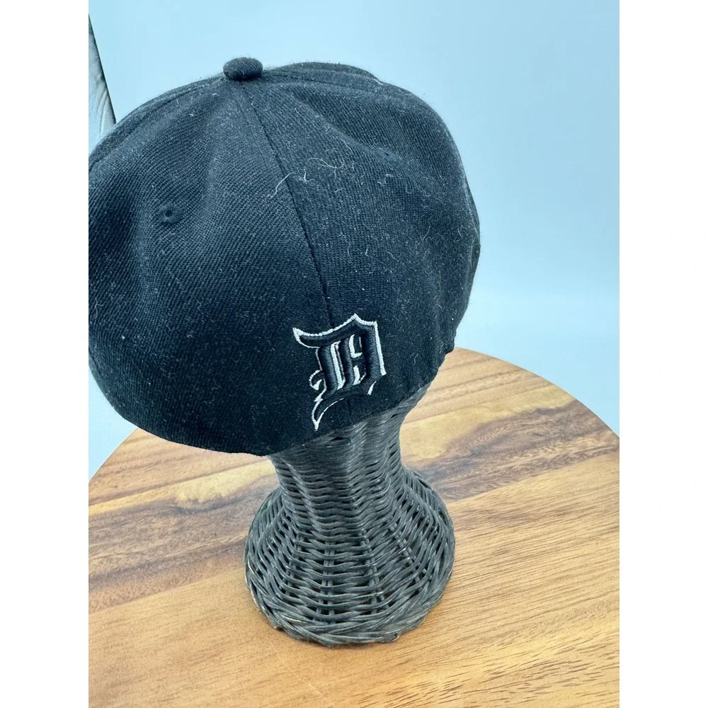 Detroit Tigers Baseball Cap Fitted XL Black Embroidered D Logo Flat Brim‎